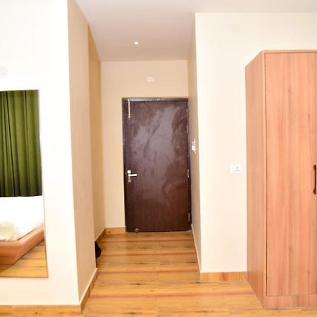 Hotel Olive Crown Lucknow Extérieur photo