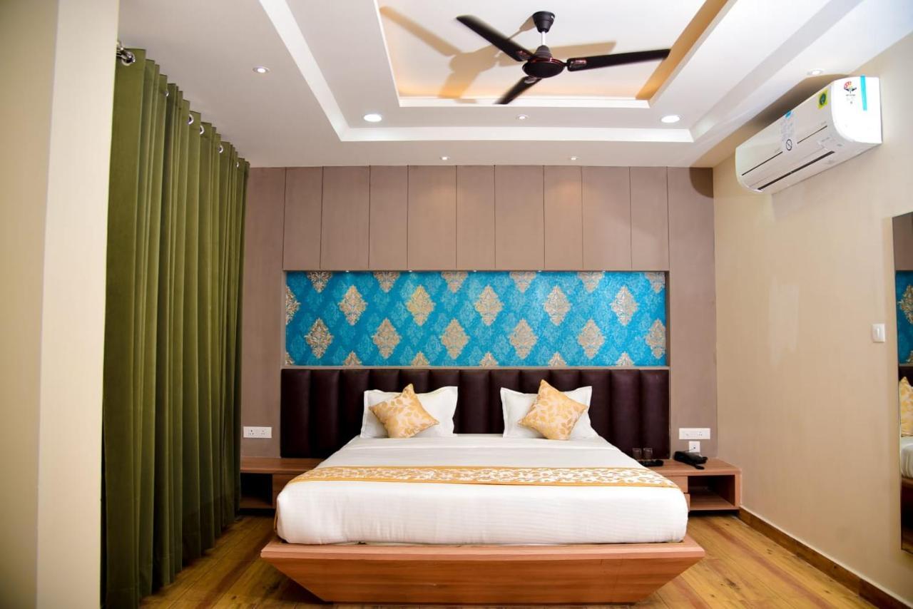 Hotel Olive Crown Lucknow Extérieur photo