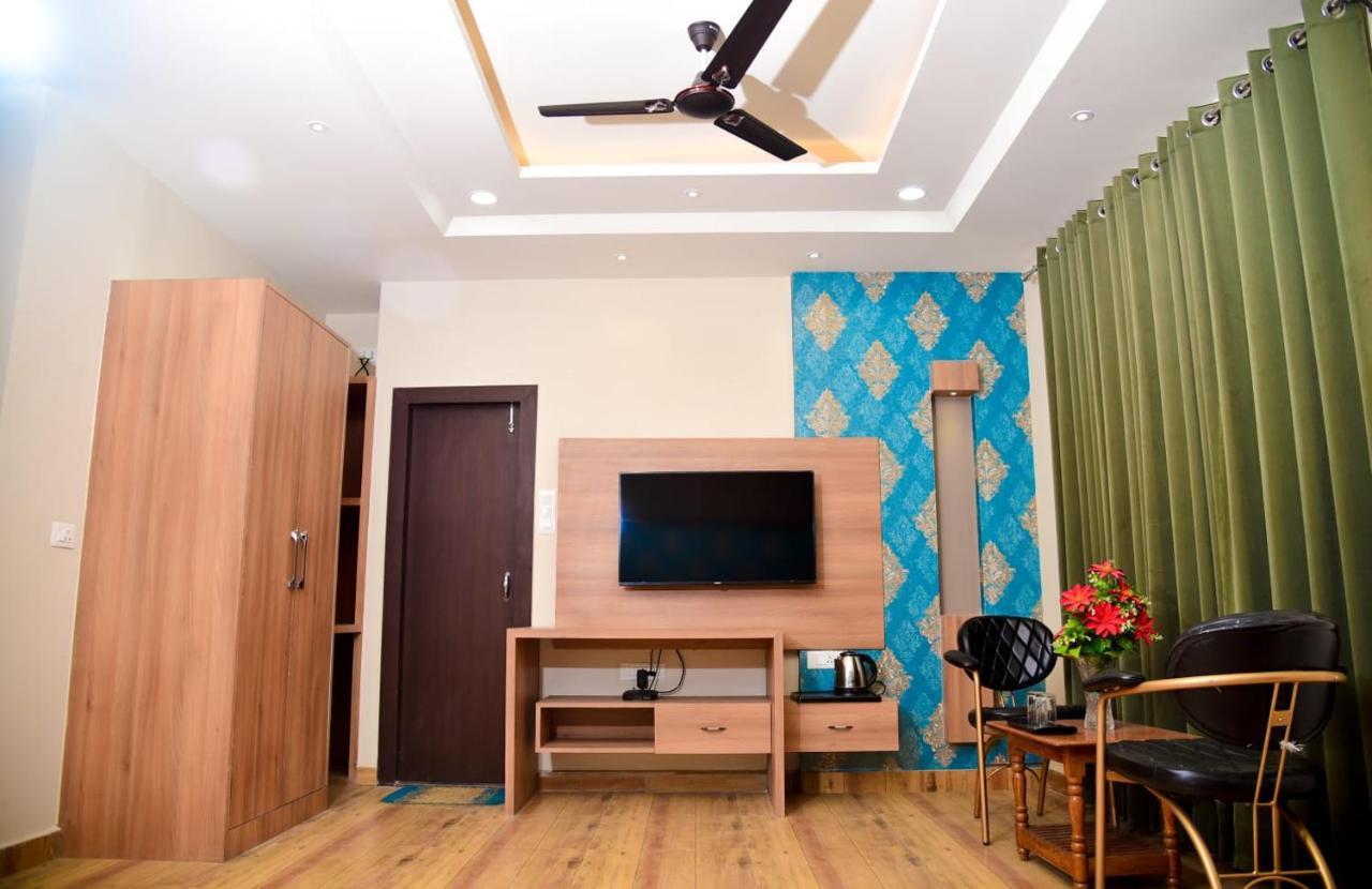 Hotel Olive Crown Lucknow Extérieur photo